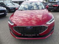 Gebraucht Ford Focus Titanium 155 PS (114 kW) 2024 Fantastic red met. (metallic) Kombi