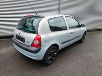 Gebraucht Renault Clio II Dynamique 75 PS (55 kW) 2002 Silber Limousine