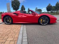 Gebraucht Ferrari 488 669 PS (492 kW) 2018 Rosso corsa ds 322 Cabrio