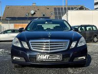 Gebraucht Mercedes E200 136 PS (100 kW) 2010 Tansanitblau  metalliclack Limousine