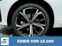 Gebraucht Volvo XC60 Plus 197 PS (144 kW) 2024 Weiß metallic SUV