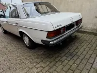 Gebraucht Mercedes 200 65 PS (47 kW) 1980 Weiß Limousine