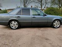 Gebraucht Mercedes E300 220 PS (161 kW) 1992 Grau Limousine