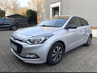 Gebraucht Hyundai i20 Passion 101 PS (74 kW) 2018 Grau Kleinwagen