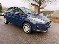 Gebraucht Ford Fiesta Trend 101 PS (74 kW) 2015 Blau Kleinwagen