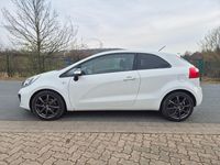 Gebraucht Kia Rio 86 PS (63 kW) 2014 Weiß Limousine