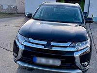 Gebraucht Mitsubishi Outlander 150 PS (110 kW) 2016 Schwarz SUV