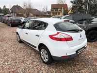 Gebraucht Renault Mégane Authentique 101 PS (74 kW) 2011 Weiß Limousine