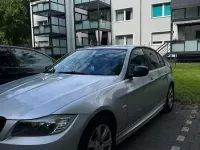 Gebraucht BMW 318 143 PS (105 kW) 2011 Silber Limousine