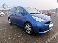 Gebraucht Toyota Verso-S 90 PS (66 kW) 2013 Andere farben Van / Kleinbus