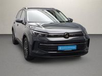 Neu VW Tiguan 150 PS (110 kW) 2025 Delfingrau metallic SUV