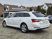 Gebraucht Skoda Superb 150 PS (110 kW) 2016 Weiß Kombi