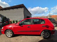Gebraucht Nissan Almera 90 PS (66 kW) 2002 Rot Kleinwagen