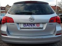 Gebraucht Opel Astra Active 140 PS (102 kW) 2013 Switchblade silver Kombi