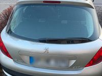 Gebraucht Peugeot 207 90 PS (66 kW) 2008 Silber Limousine