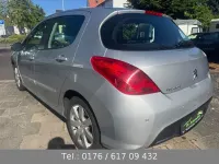 Gebraucht Peugeot 308 Premium 111 PS (81 kW) 2010 Silber Limousine