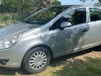 Używany Opel Corsa 80 KM (58 kW) 2009 Srebrny Hatchback