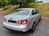 Gebraucht VW Jetta 102 PS (75 kW) 2005 Silber Limousine