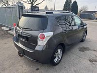 Gebraucht Toyota Verso 147 PS (108 kW) 2015 Grau Van / Kleinbus