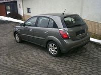 Gebraucht Kia Rio Vision 97 PS (71 kW) 2011 Silber Limousine