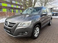 Gebraucht VW Tiguan Team 140 PS (102 kW) 2011 Grau SUV