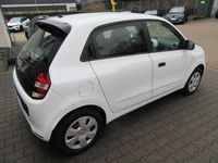 Gebraucht Renault Twingo Life 69 PS (50 kW) 2018 Weiß Kleinwagen