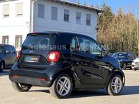 Gebraucht Smart ForTwo Electric Drive 60 kW (82 PS) 2022 Bodypanels in black Kleinwagen