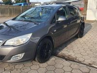 Gebraucht Opel Astra Edition 101 PS (74 kW) 2010 Karbongrau Kleinwagen