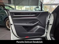Gebraucht Porsche Macan 300 kW (408 PS) 2024 Grün (oakgrünmetallic neo) SUV