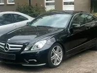 Gebraucht Mercedes E200 184 PS (135 kW) 2011 Schwarz Coupé