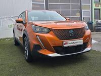 Gebraucht Peugeot e-2008 Active 100 kW (136 PS) 2021 Orange SUV