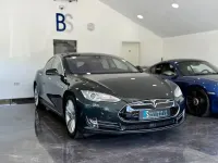 Usado Tesla Model S 284 kW (387 CV) 2015 Verde Utilitario