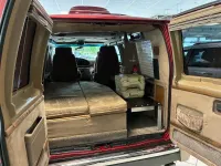 Second-hand Ford Econoline 215 CP (158 kW) 1997 Roșu Monovolum
