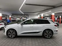 Gebraucht Audi Q6 e-tron Performance 225 kW (306 PS) 2025 Gletscherweiß metallic SUV