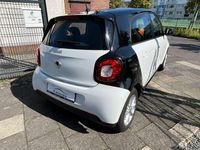 Gebraucht Smart ForFour Passion 71 PS (52 kW) 2014 Schwarz / weiß Kleinwagen