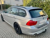 Gebraucht BMW 318 143 PS (105 kW) 2011 Silber Kombi