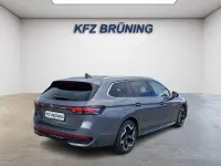 Gebraucht VW Passat R-line 150 PS (110 kW) 2025 Diabasgrau metallic (5x5x) (metallic) Kombi