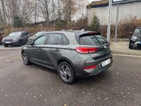 Gebraucht Hyundai i30 Intro Edition 159 PS (116 kW) 2021 Amazon grey / met Limousine