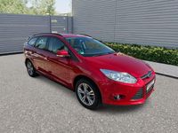Gebraucht Ford Focus Trend 101 PS (74 kW) 2013 Rot Limousine