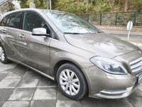 Gebraucht Mercedes B180 122 PS (89 kW) 2012 Grau Van / Kleinbus