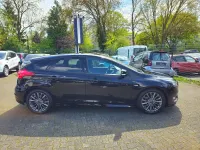 Gebraucht Ford Focus ST-Line 125 PS (91 kW) 2016 Schwarz Limousine