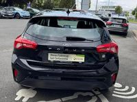 Gebraucht Ford Focus Cool & Connect 101 PS (74 kW) 2022 Obsidianschwarz metallic (metallic) Limousine