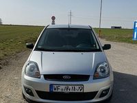 Gebraucht Ford Fiesta 69 PS (50 kW) 2007 Grau Kleinwagen