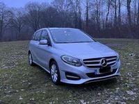 Gebraucht Mercedes B180 122 PS (89 kW) 2015 Grau Van / Kleinbus