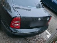 Second-hand Skoda Superb 140 CP (102 kW) 2005 Negru Berlinǎ