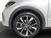 Neu VW T-Cross R-line 116 PS (85 kW) 2026 Silber SUV