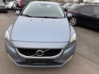 Gebraucht Volvo V40 Kinetic 120 PS (88 kW) 2016 Blau Limousine