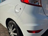 Gebraucht Ford Fiesta 60 PS (44 kW) 2013 Weiß Kleinwagen