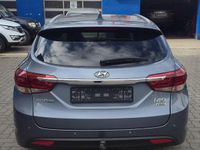 Gebraucht Hyundai i40 Premium 141 PS (103 kW) 2015 Blau Kombi