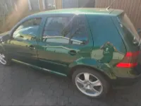 Second-hand VW Golf IV 75 CP (55 kW) 2000 Verde Berlinǎ